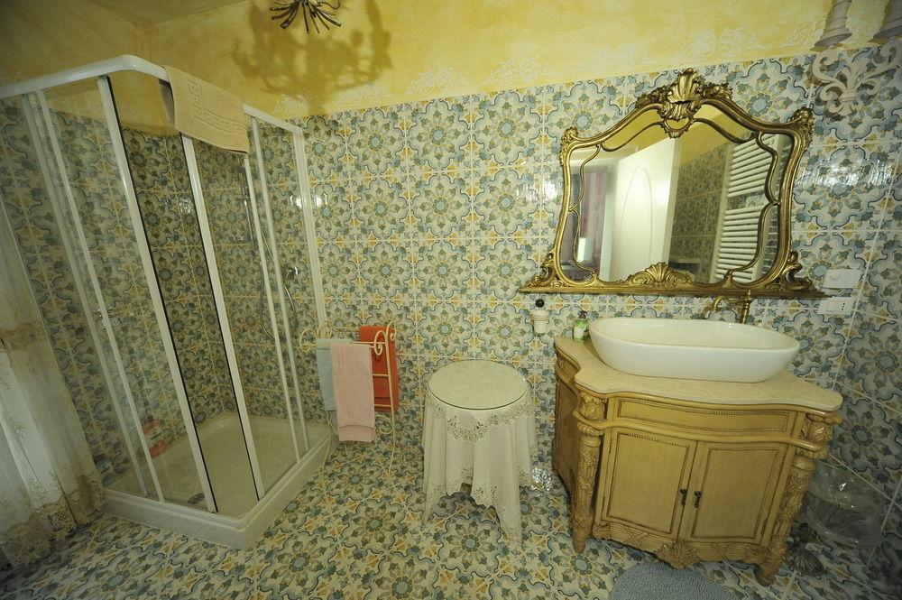 B And B Della Mimosa Desenzano del Garda Exterior photo